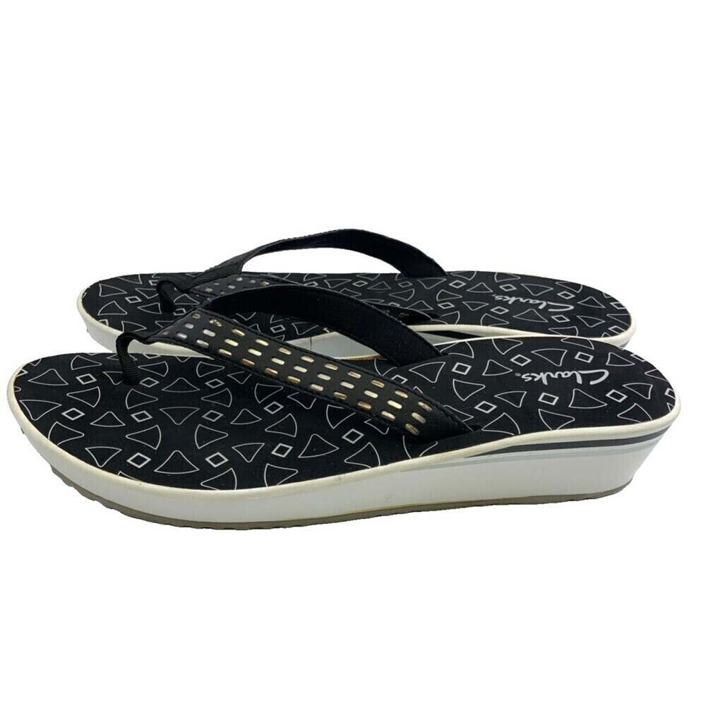 Clarks Liya Bevin Sandal Thong Slip On Low Wedge Black Metallic Cut Out Women 11